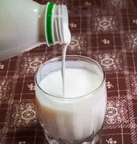 Een glas verse kefir