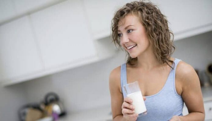 Meisje op kefirdieet