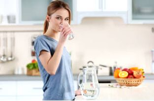Watergebruik bij het verliezen van gewicht